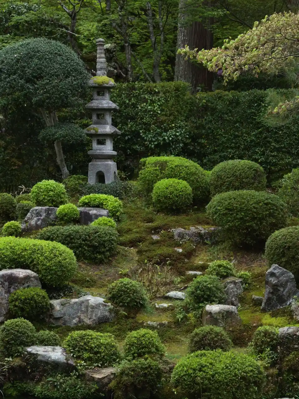 японский сад, каменная пагода